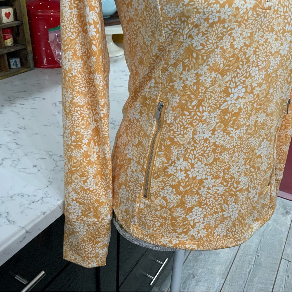 Laura Ashley Women’s XS UPF 50 Yellow Floral Slim 1/2 Zip Pullover Jacket Top - Picture 6 of 13